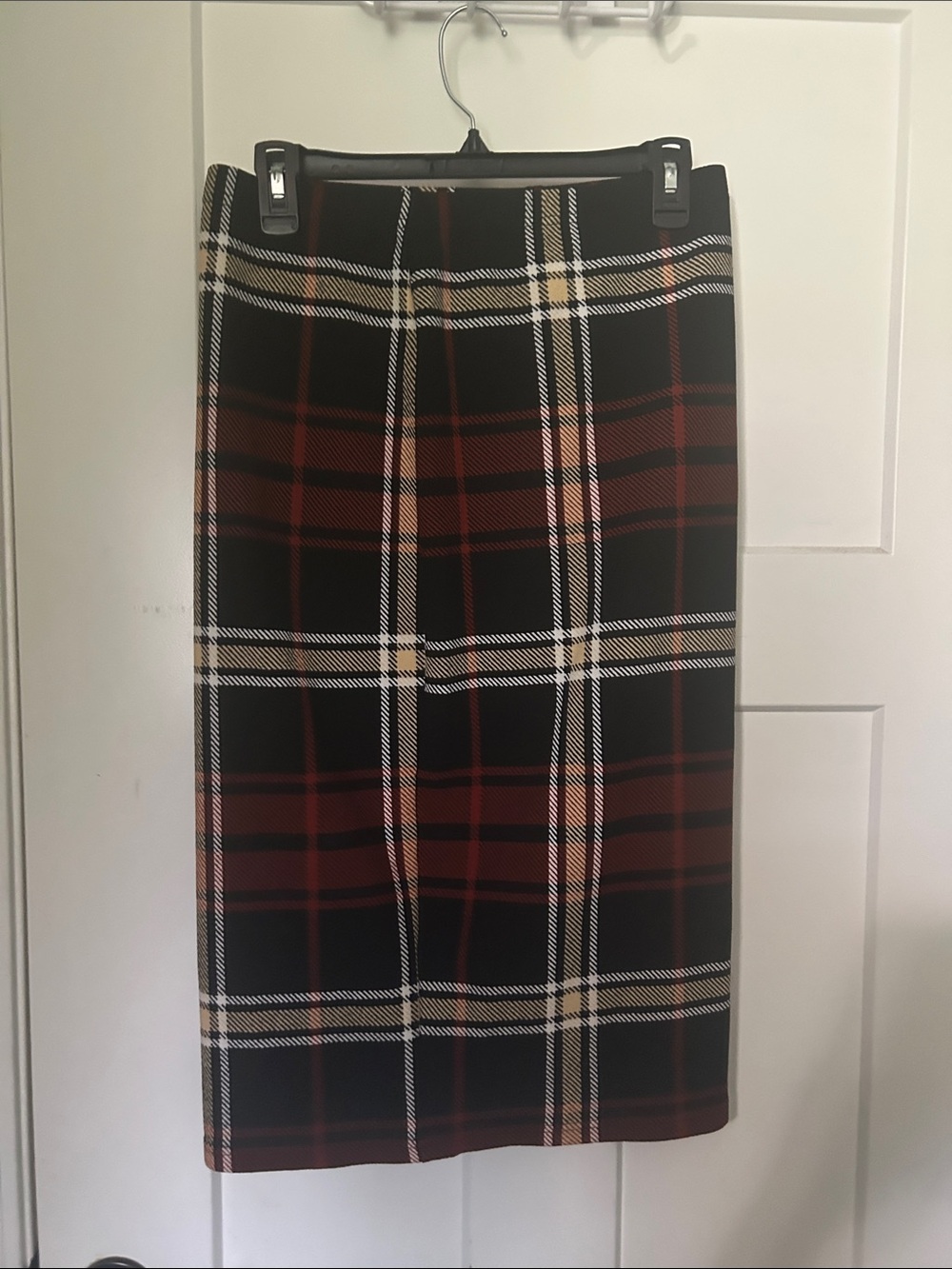 Plaid Pencil Skirt in Black and Red